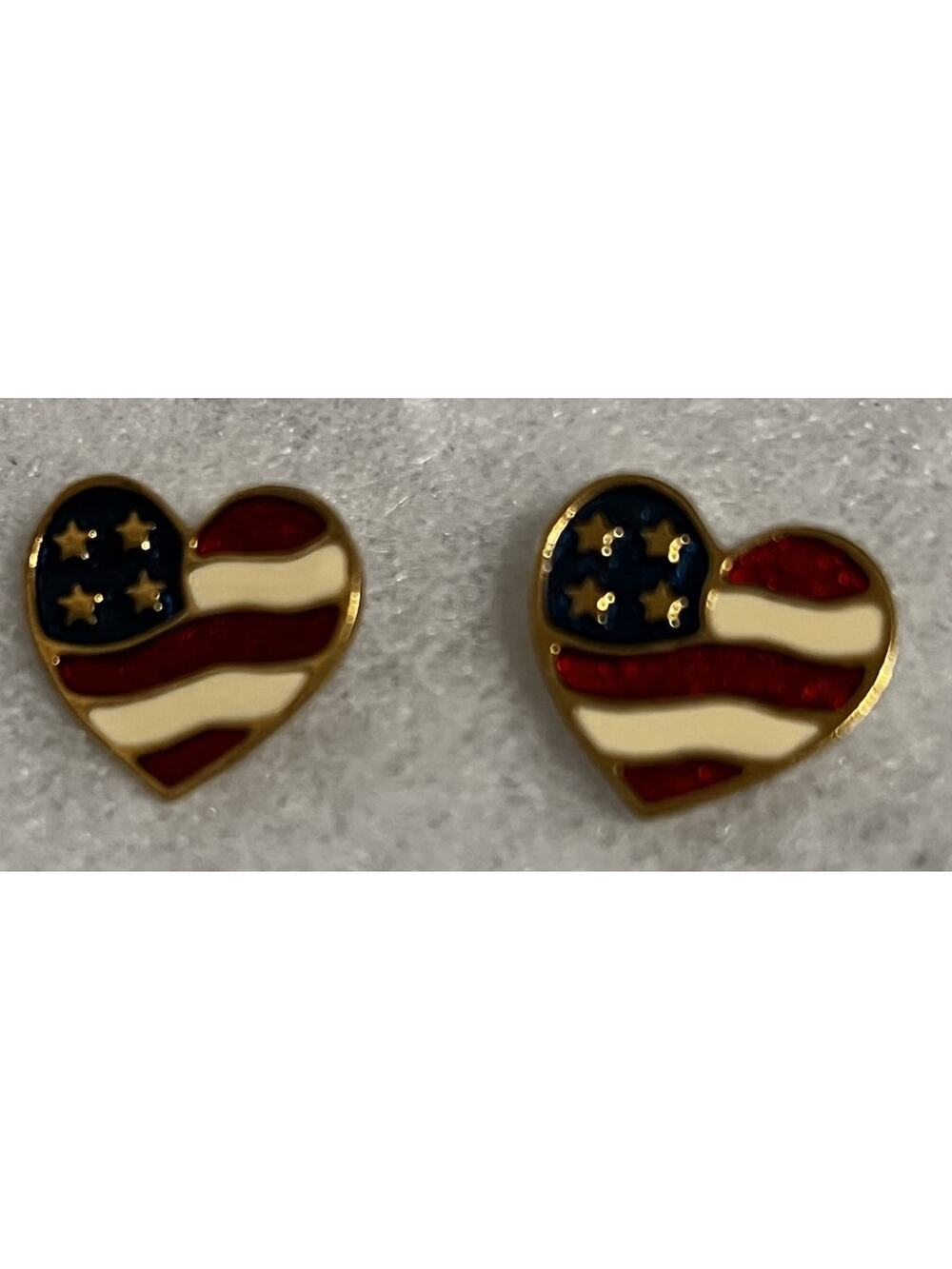 Vintage 1990 Heart Of America USA American Flag Heart Earrings Avon Gold Tone